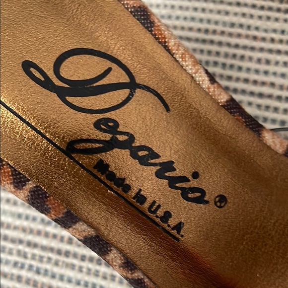 Brown and Black Heels with leopard print Design on inner shoe bed - Picture 5 of 9